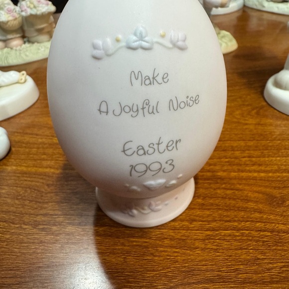 Precious Moments Other - Precious Moments Pale Pink Porcelain Egg Figurine with Embossed Floral Accents